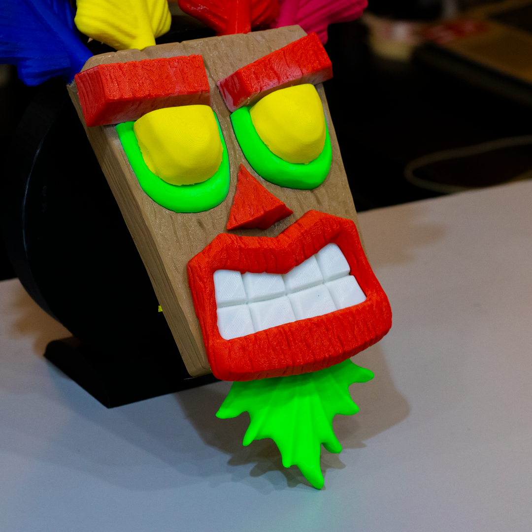 Aku Aku | Crash Bandicoot