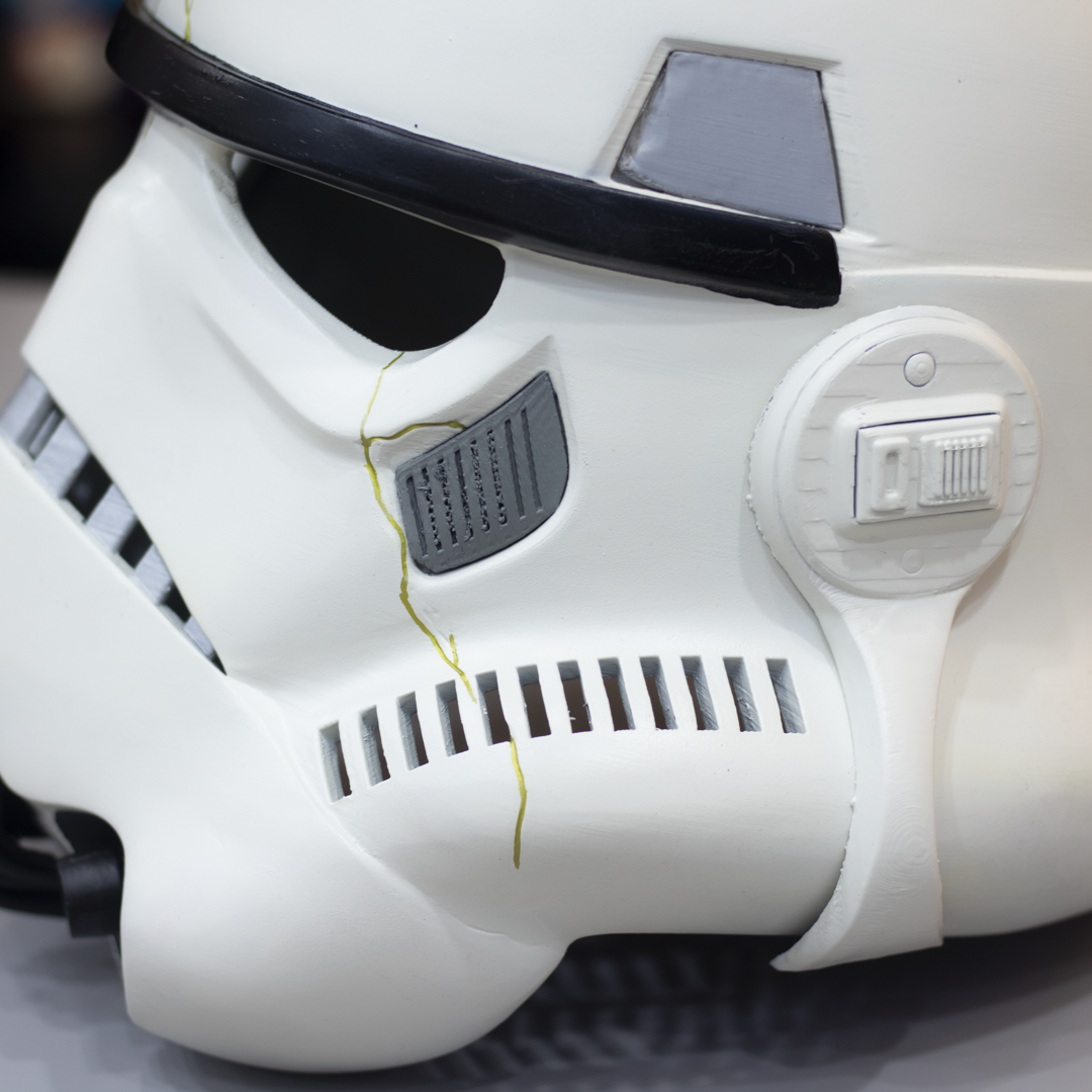 Casco Storm Trooper Ahsoka Star Wars detalle perfil