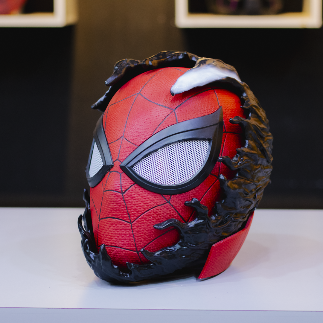 Casco Spiderman Tom Holland (variante con Venom)