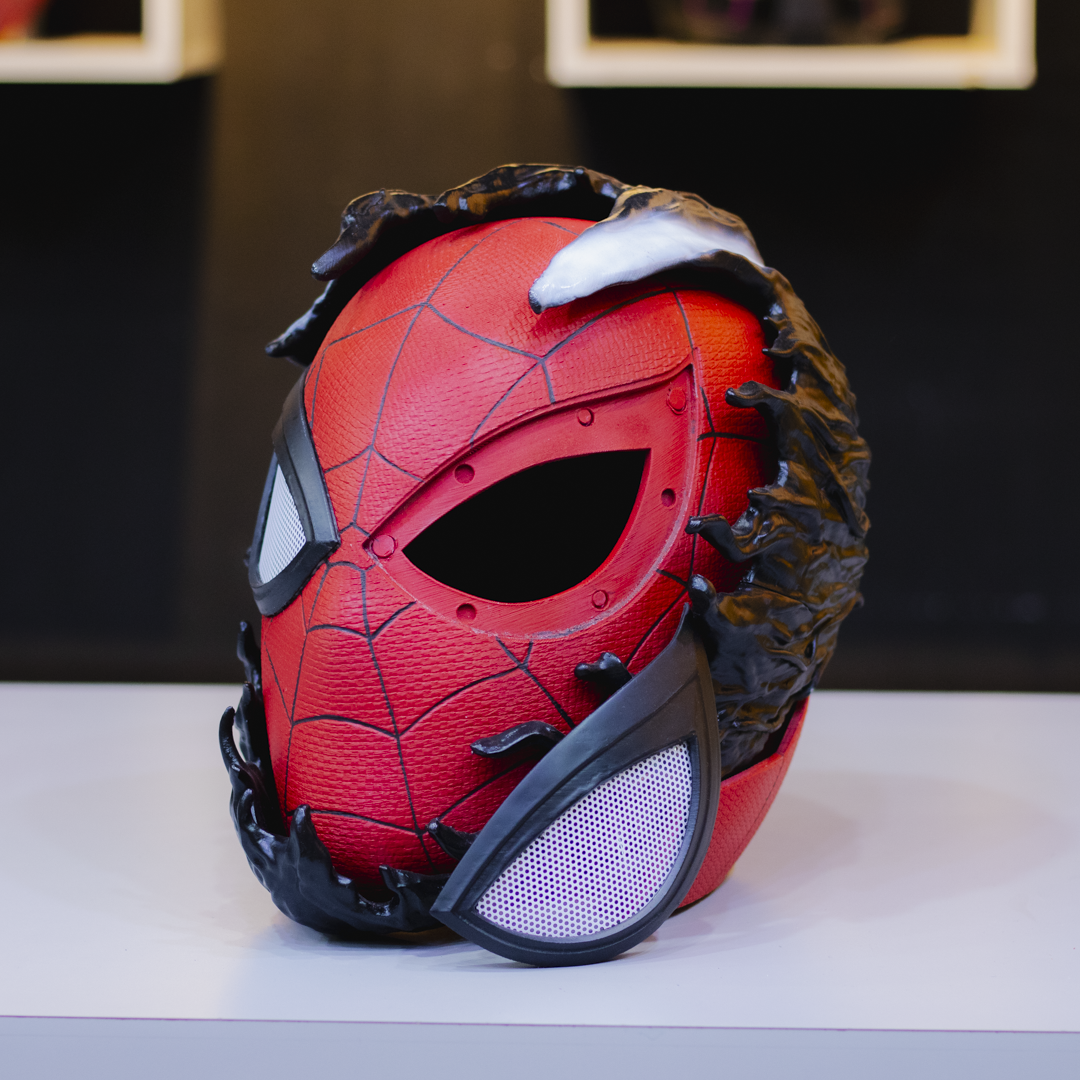 Casco Spiderman Tom Holland (variante con Venom)