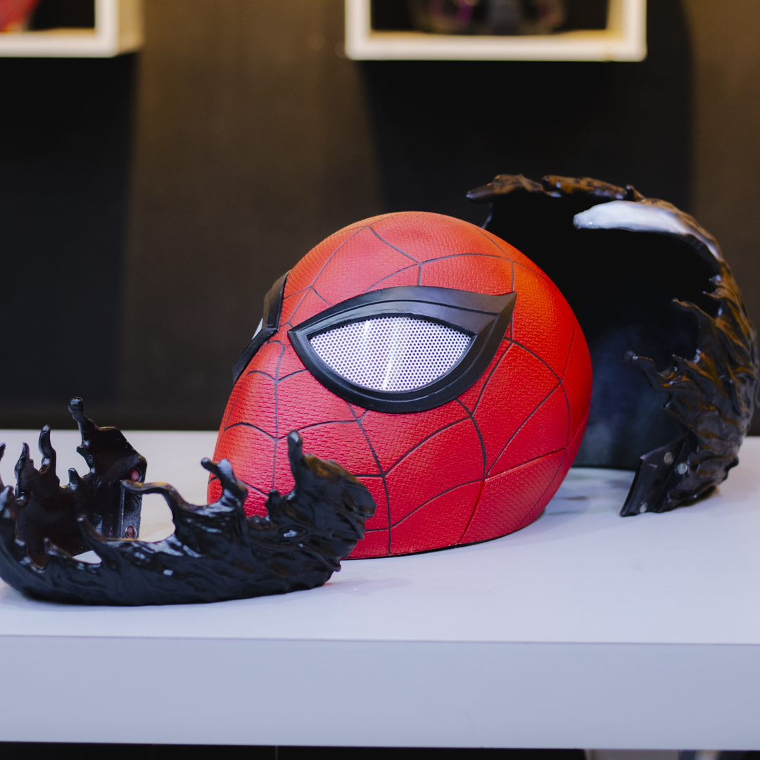 Casco Spiderman Tom Holland (variante con Venom)