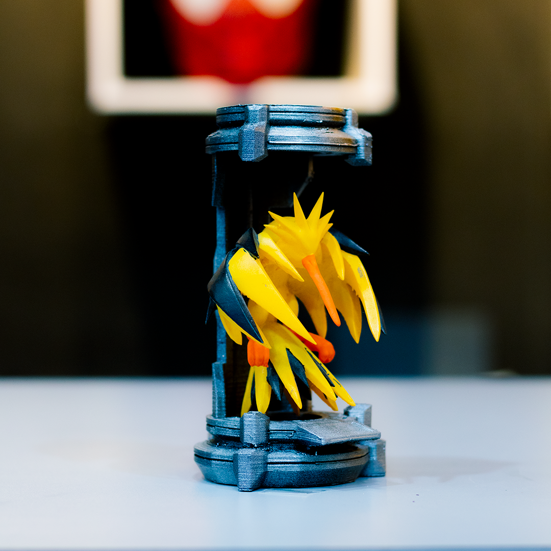 Cápsula Pokémon Zapdos